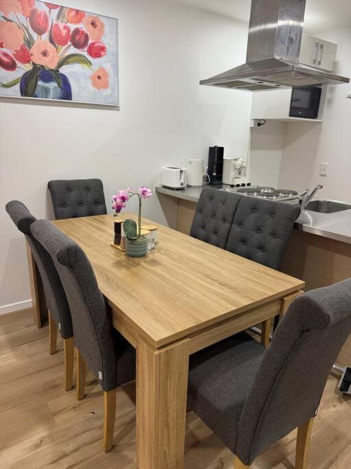 Stunning 3 Bd - 2 Bth City Apt - Pool & Carpark Auckland Eksteriør billede